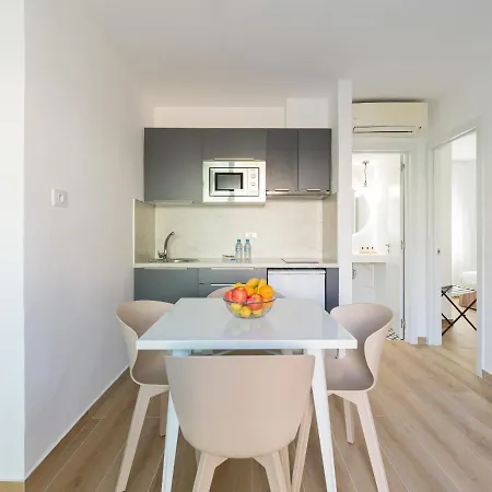 Homeforguest Moderno Con Piscina En דירה