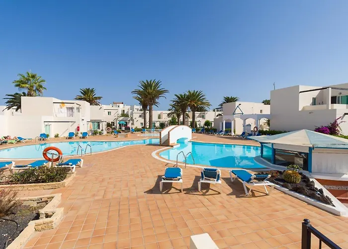 Homeforguest Moderno Con Piscina En * كوراليهو