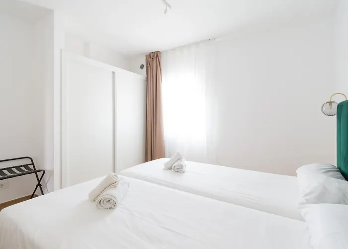 شقة Homeforguest Moderno Con Piscina En كوراليهو