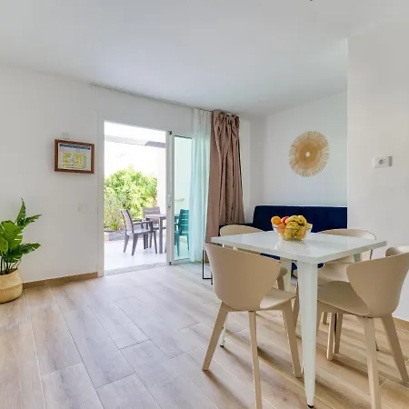 Homeforguest Moderno Con Piscina En Apartment