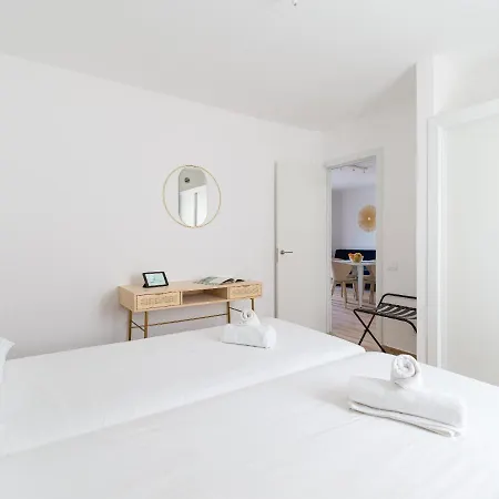 Homeforguest Moderno Con Piscina En Apartment