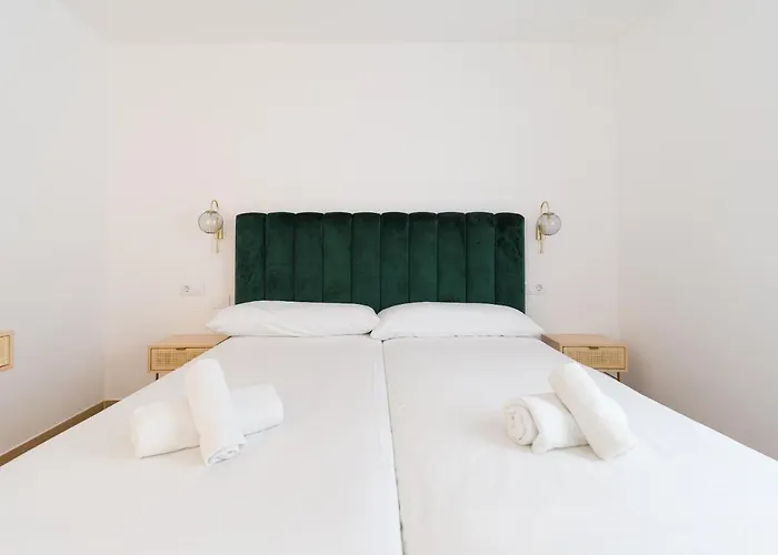 Homeforguest Moderno Con Piscina En