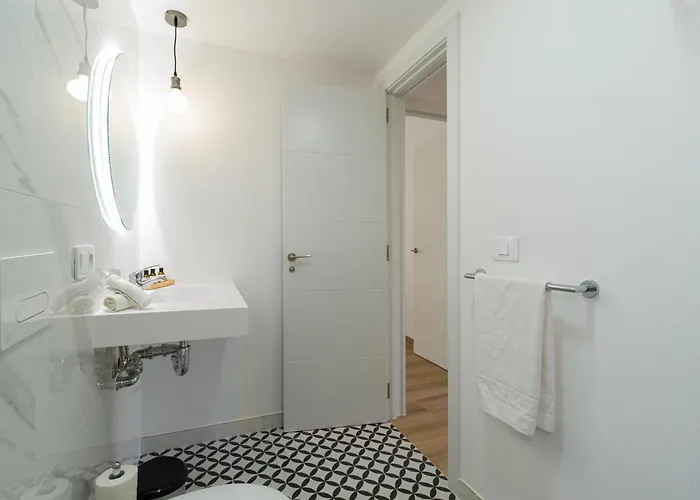 公寓 Homeforguest Moderno Con Piscina En *