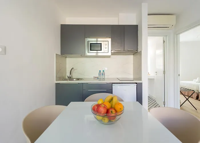 Homeforguest Moderno Con Piscina En 科拉雷侯