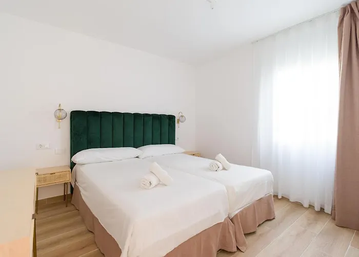 Homeforguest Moderno Con Piscina En