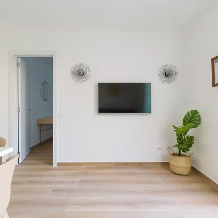 Апартаменты Homeforguest Moderno Con Piscina En